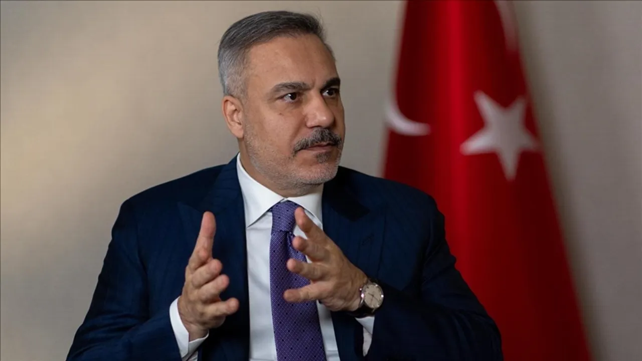 ee165559ec4a2bd604227bae9e61332ccbdedce80925f3d73d476d953d101e45