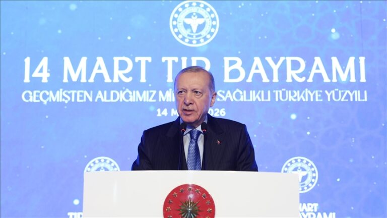 thumbs_b_c_a1c39cbd570f747550715391a28987fc